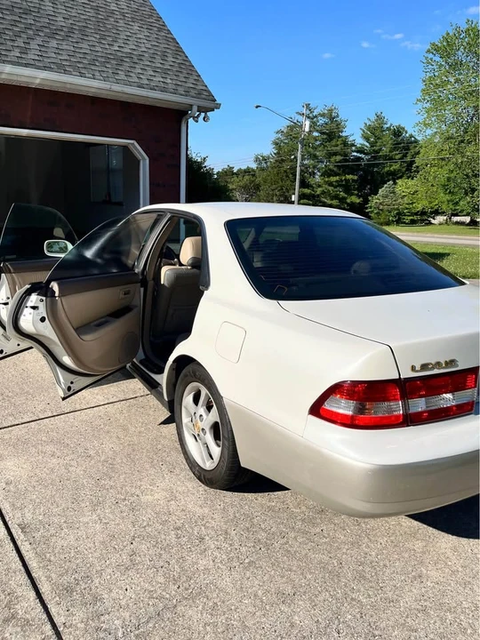 2000 Lexus ES 3rd Gen - Image 5 of 8