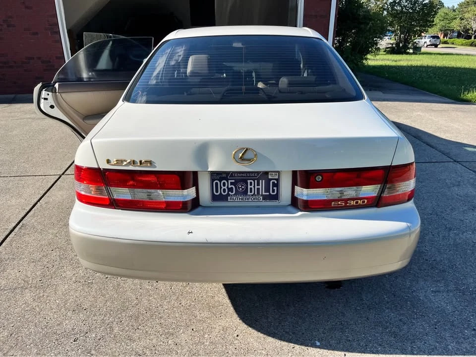 2000 Lexus ES 3rd Gen - Image 7 of 8