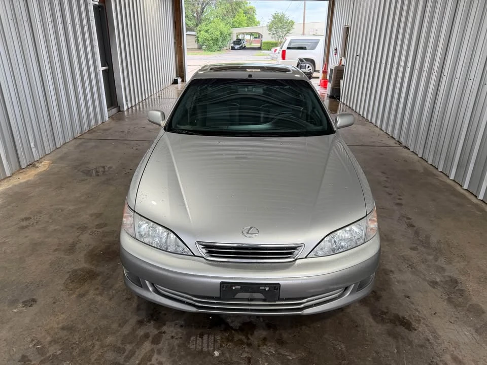 2000 Lexus ES 3rd Gen - Image 2 of 20