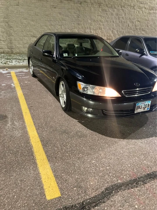 2000 Lexus ES 3rd Gen - Image 2 of 16