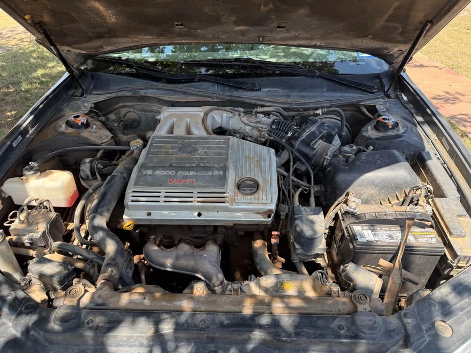 2000 Lexus ES 3rd Gen - Image 9 of 9