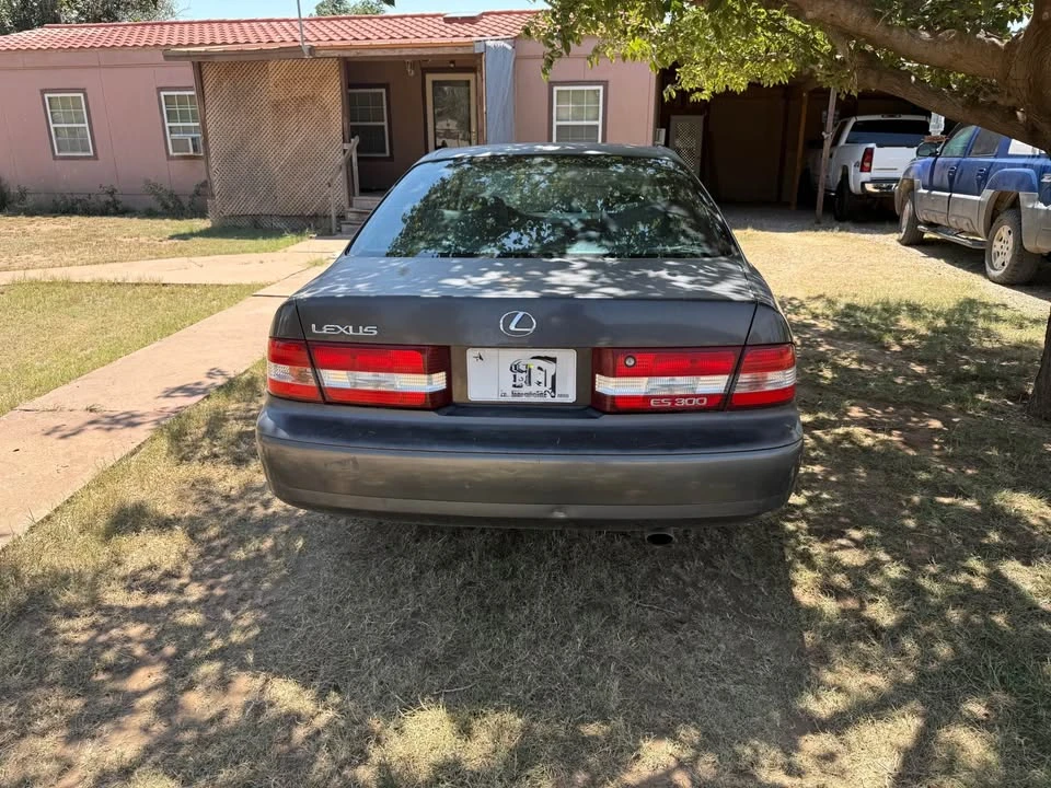 2000 Lexus ES 3rd Gen - Image 3 of 9