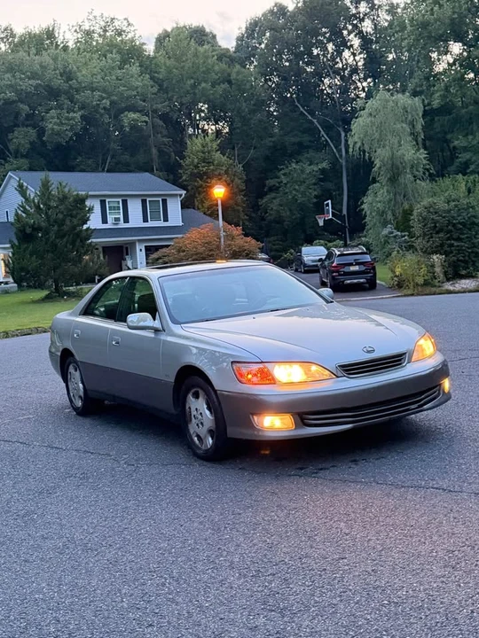 2000 Lexus ES 3rd Gen - Image 3 of 13