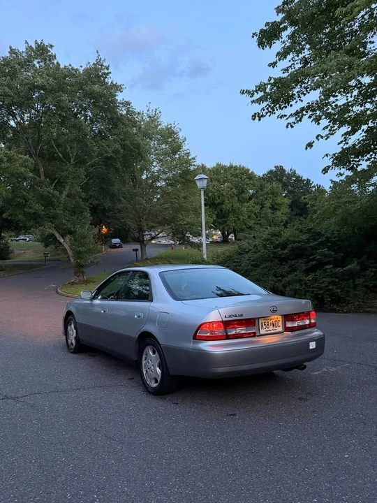 2000 Lexus ES 3rd Gen - Image 6 of 13