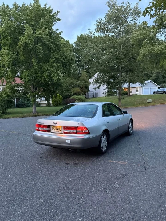 2000 Lexus ES 3rd Gen - Image 5 of 13