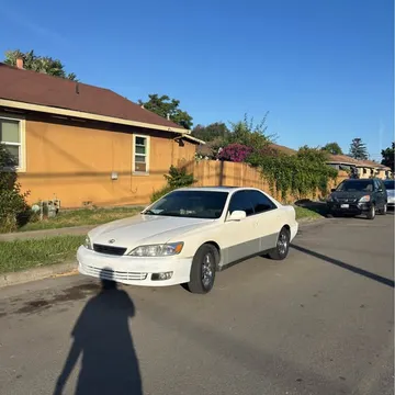 2000 Lexus ES 300 Sedan