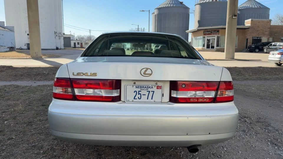 2000 Lexus ES 3rd Gen - Image 6 of 15