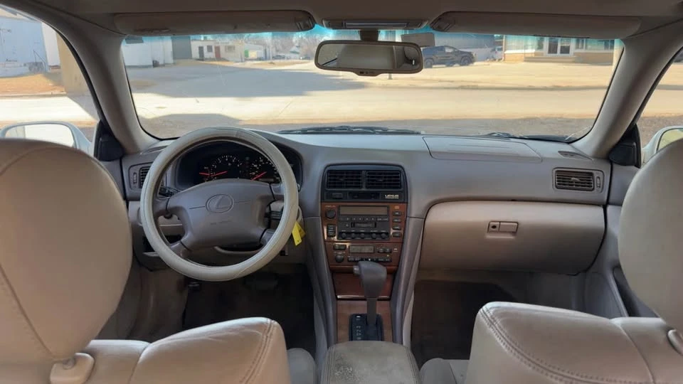 2000 Lexus ES 3rd Gen - Image 13 of 15