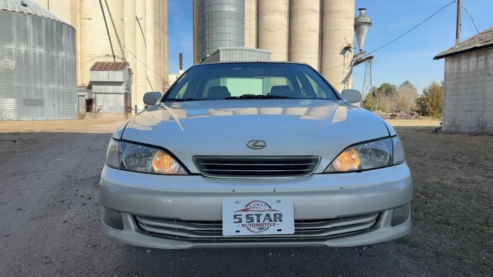 2000 Lexus ES 3rd Gen - Image 2 of 15