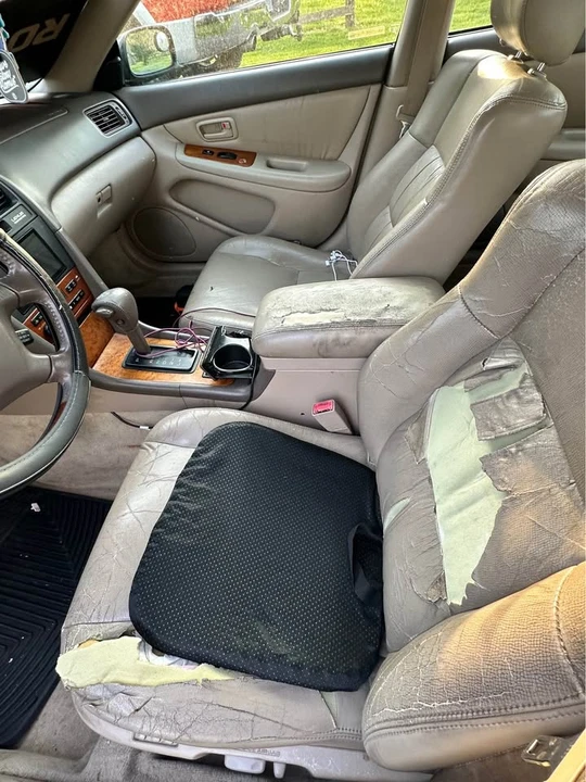 2000 Lexus ES 3rd Gen - Image 7 of 10