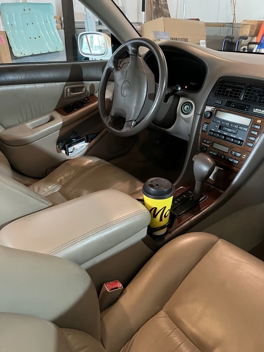 2000 Lexus ES 3rd Gen - Image 2 of 4