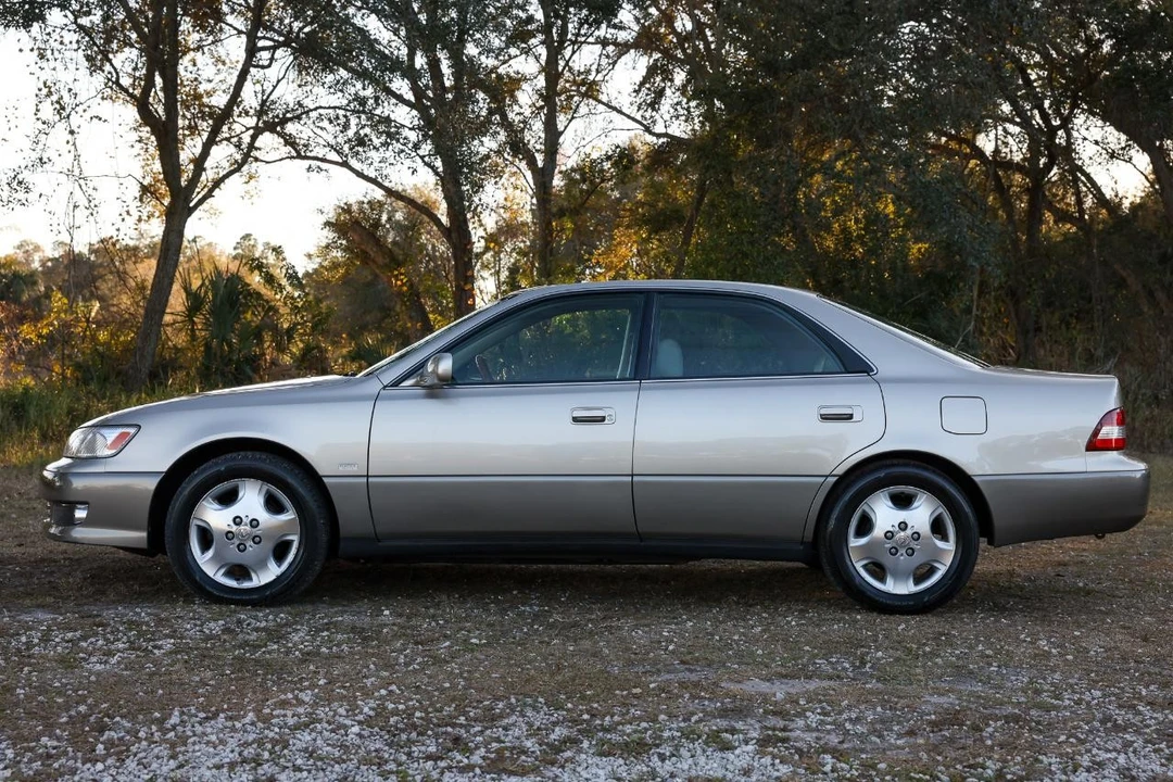 2000 Lexus ES 3rd Gen - Image 3 of 21