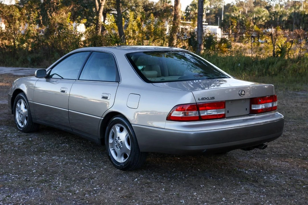 2000 Lexus ES 3rd Gen - Image 5 of 21