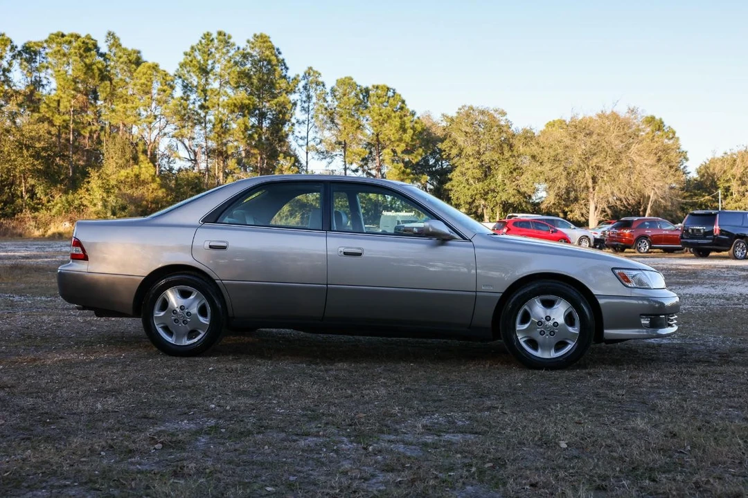 2000 Lexus ES 3rd Gen - Image 13 of 21