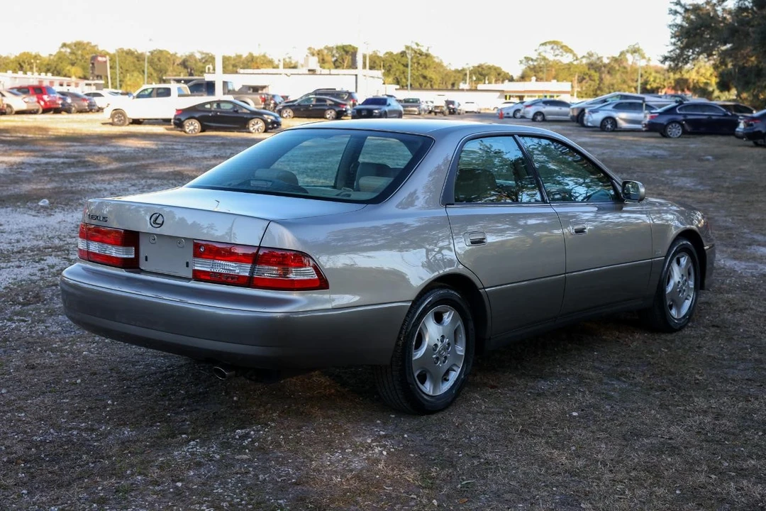 2000 Lexus ES 3rd Gen - Image 11 of 21
