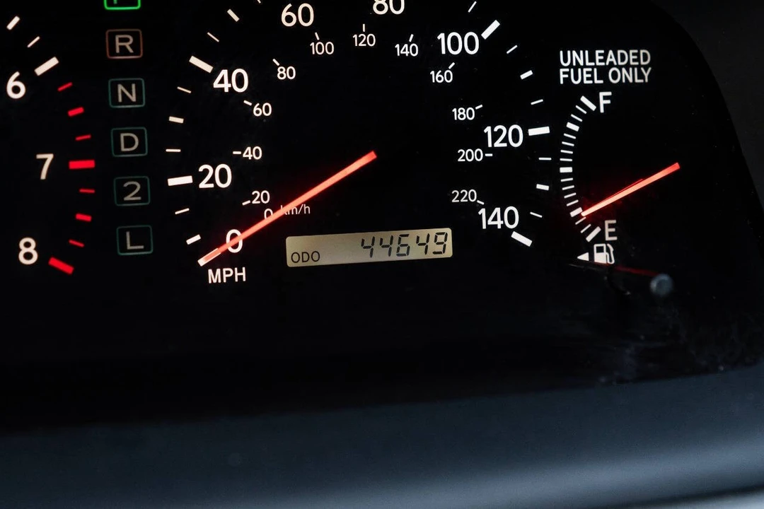 2000 Lexus ES 3rd Gen - Image 13 of 21