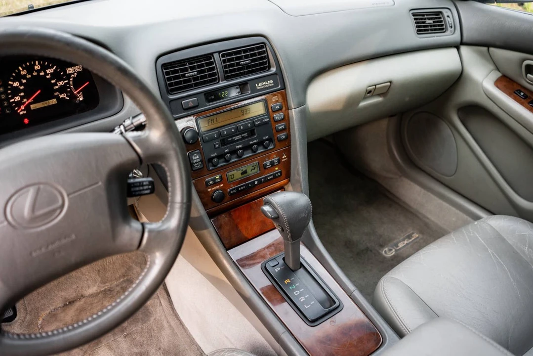 2000 Lexus ES 3rd Gen - Image 12 of 21