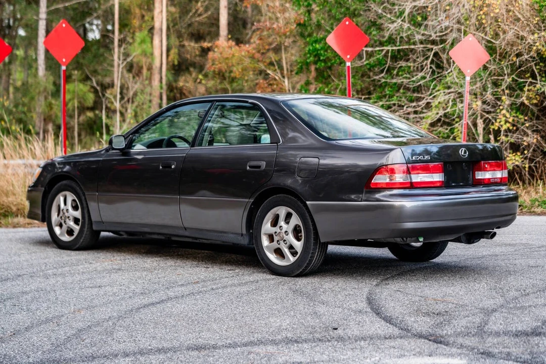 2000 Lexus ES 3rd Gen - Image 3 of 21