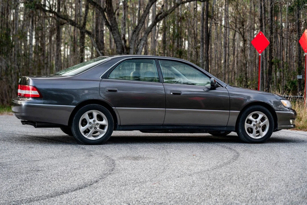 2000 Lexus ES 3rd Gen - Image 7 of 21