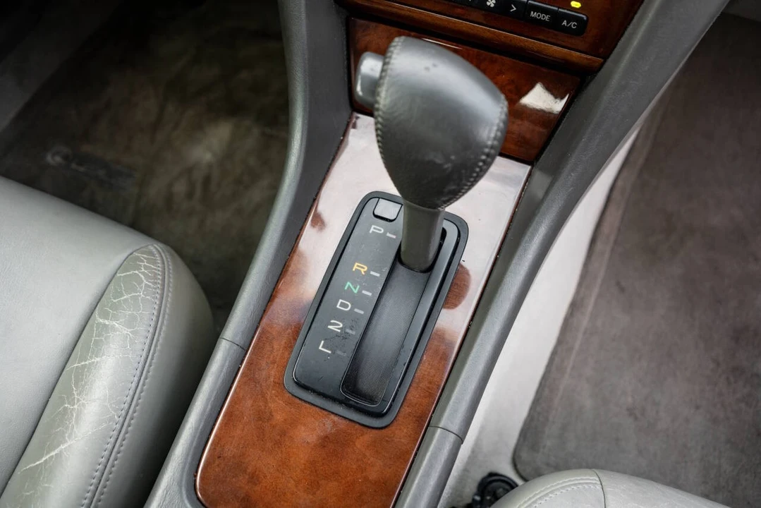 2000 Lexus ES 3rd Gen - Image 16 of 21