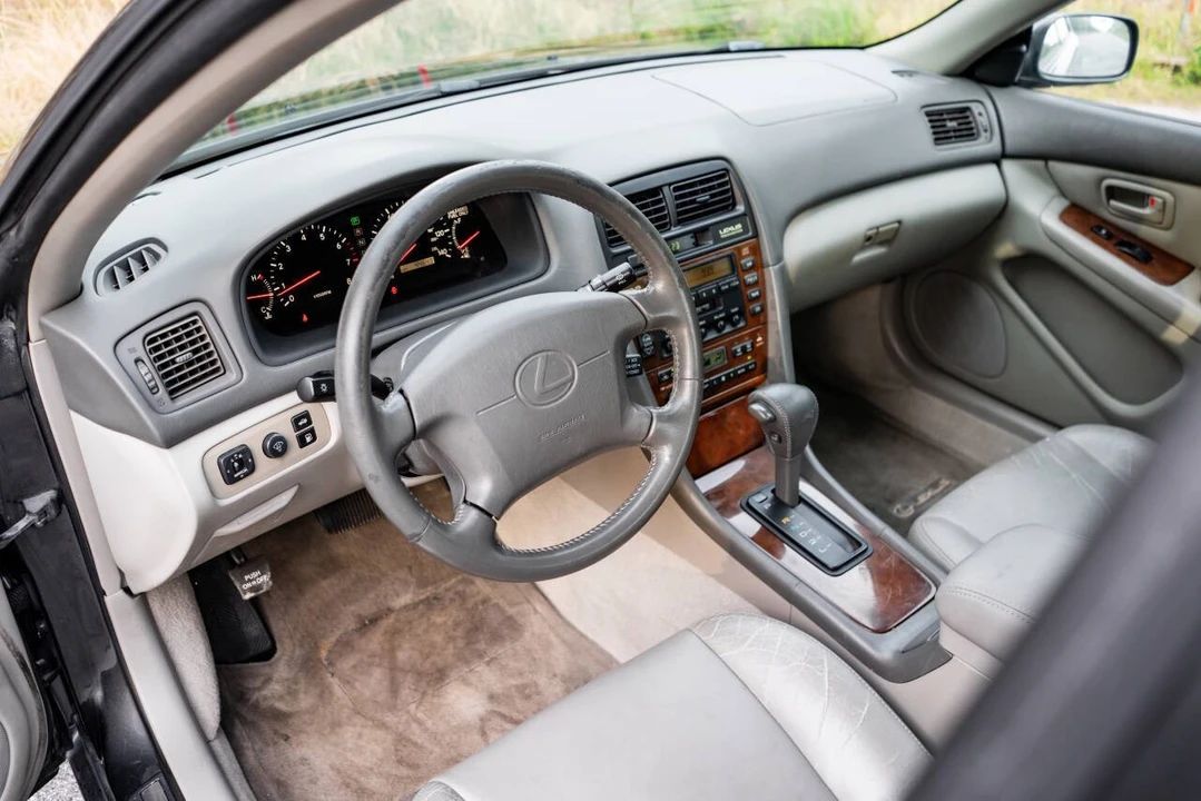 2000 Lexus ES 3rd Gen - Image 14 of 21