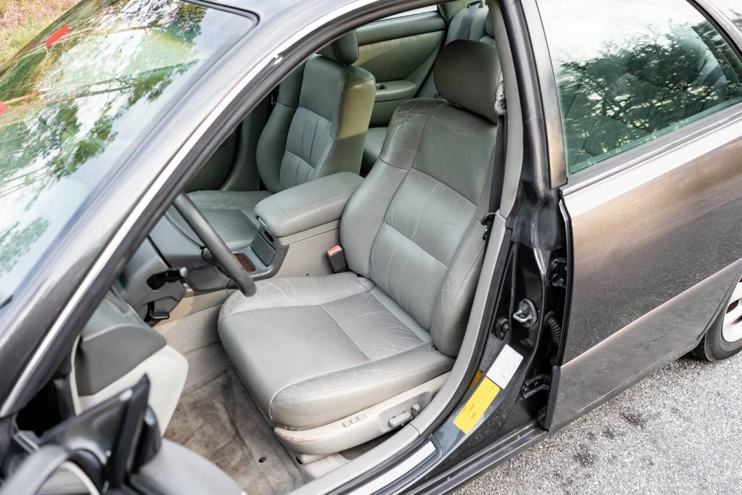 2000 Lexus ES 3rd Gen - Image 11 of 21