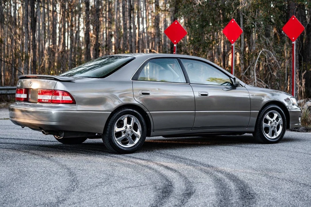 2000 Lexus ES 3rd Gen - Image 8 of 21