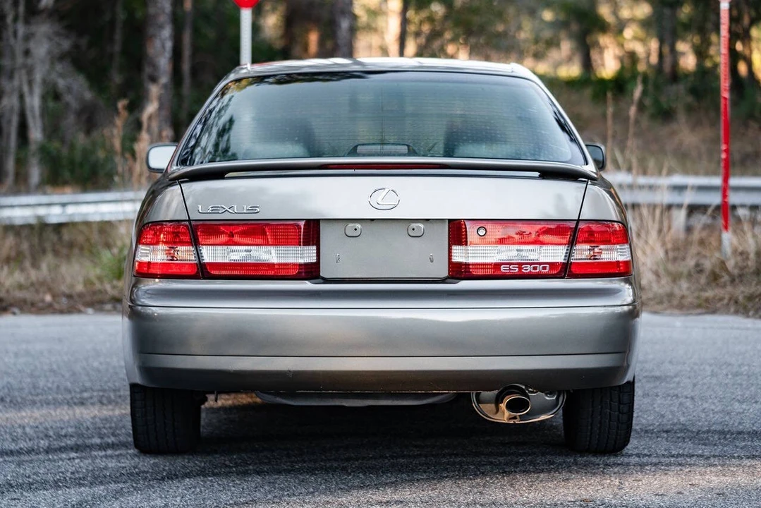 2000 Lexus ES 3rd Gen - Image 5 of 21