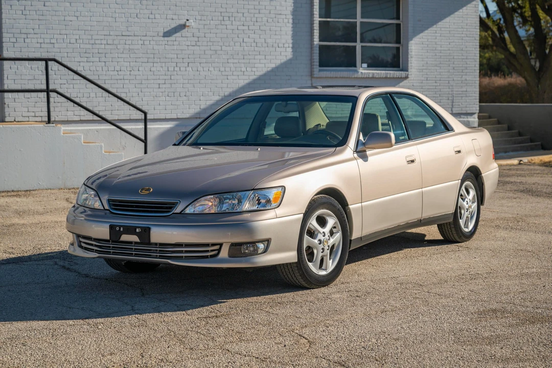 2000 Lexus ES 2nd Gen - Image 2 of 31