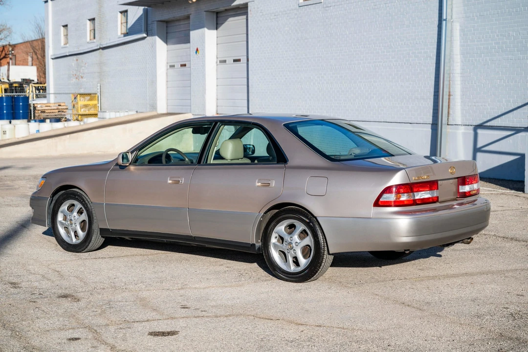 2000 Lexus ES 2nd Gen - Image 6 of 31