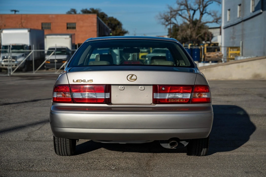 2000 Lexus ES 2nd Gen - Image 9 of 31