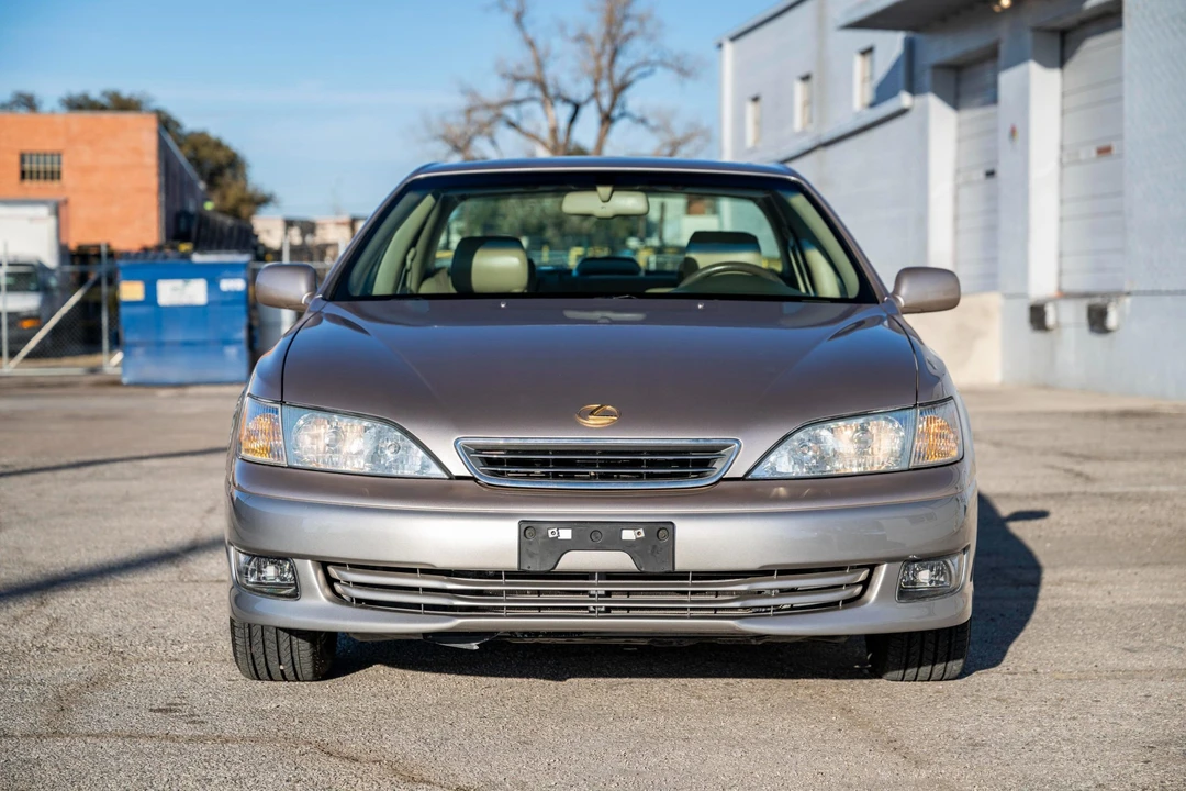 2000 Lexus ES 2nd Gen - Image 16 of 31
