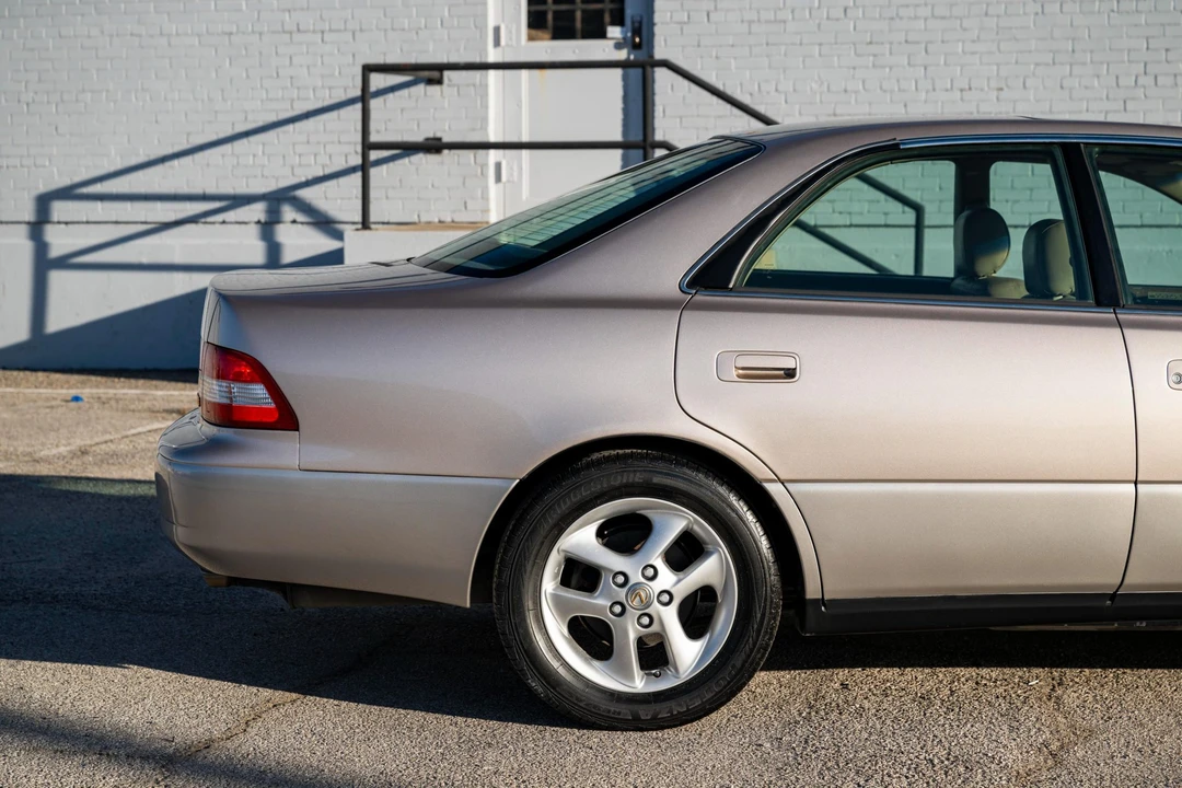 2000 Lexus ES 2nd Gen - Image 22 of 31