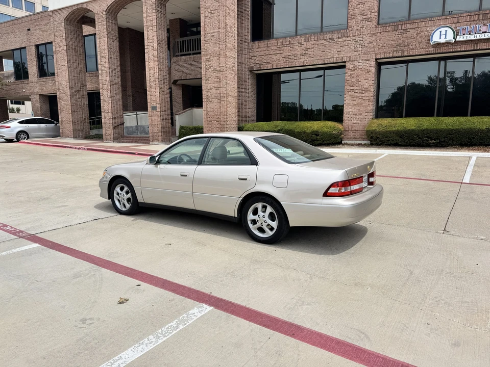 2000 Lexus ES 3rd Gen - Image 26 of 31
