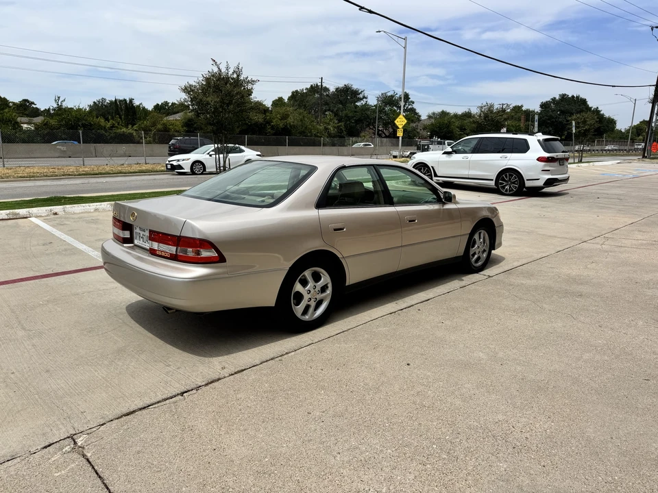 2000 Lexus ES 3rd Gen - Image 18 of 31