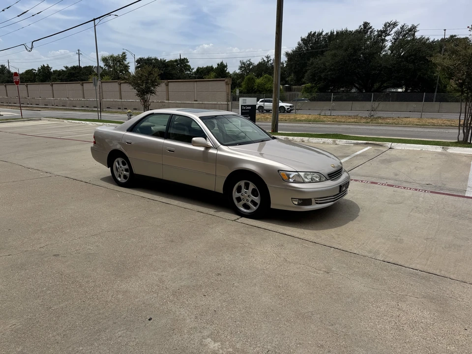 2000 Lexus ES 3rd Gen - Image 11 of 31