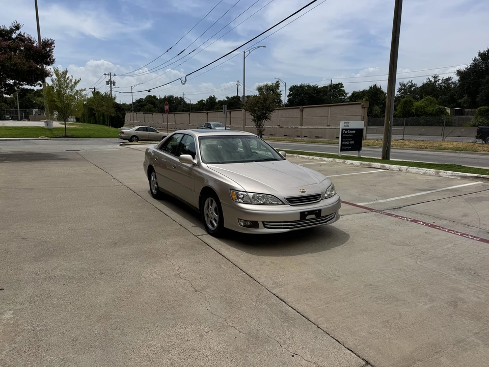 2000 Lexus ES 3rd Gen - Image 9 of 31
