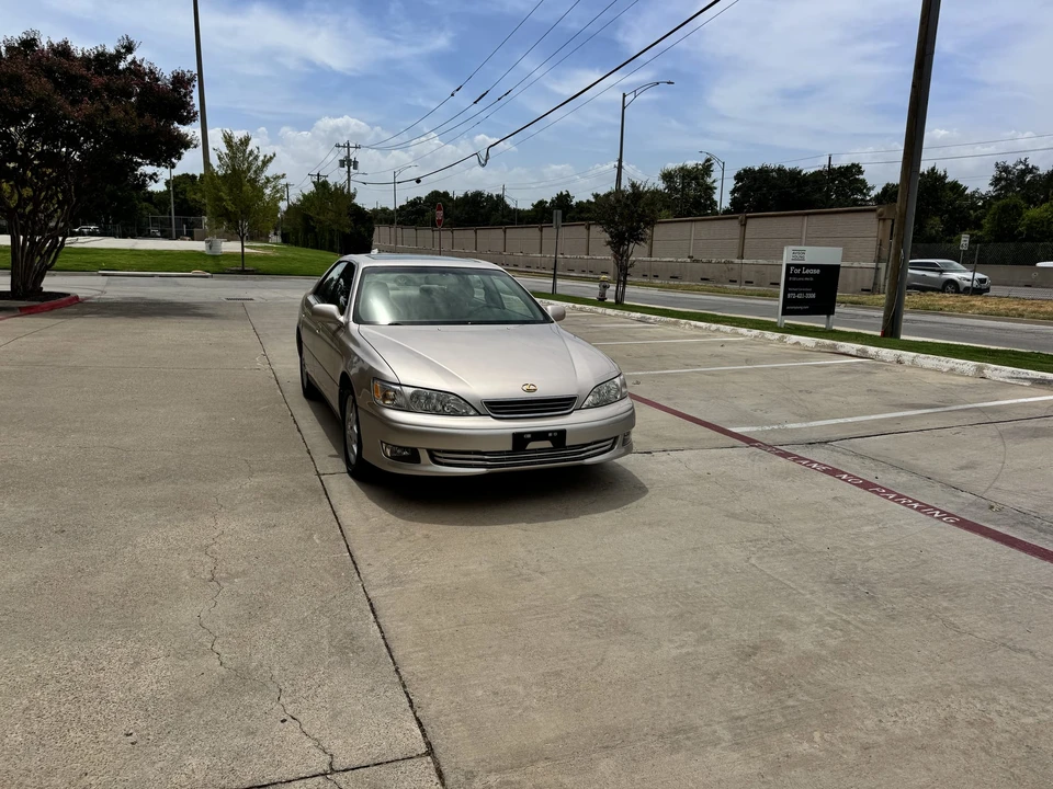2000 Lexus ES 3rd Gen - Image 8 of 31