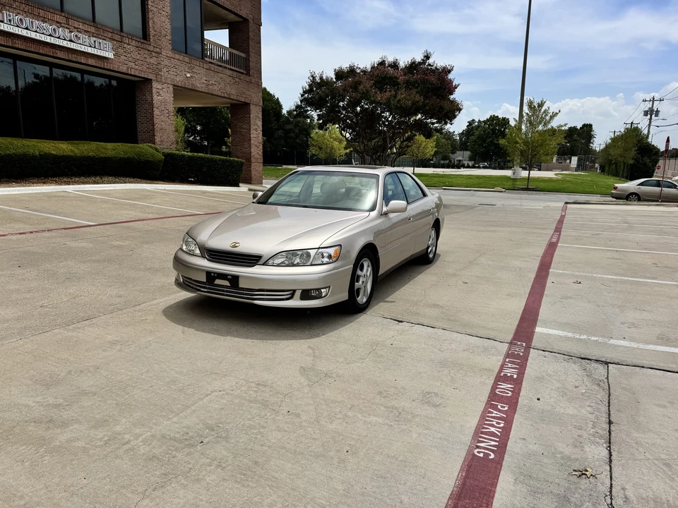 2000 Lexus ES 3rd Gen - Image 5 of 31