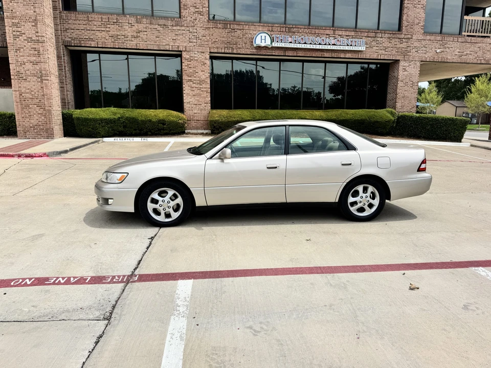 2000 Lexus ES 3rd Gen - Image 27 of 31