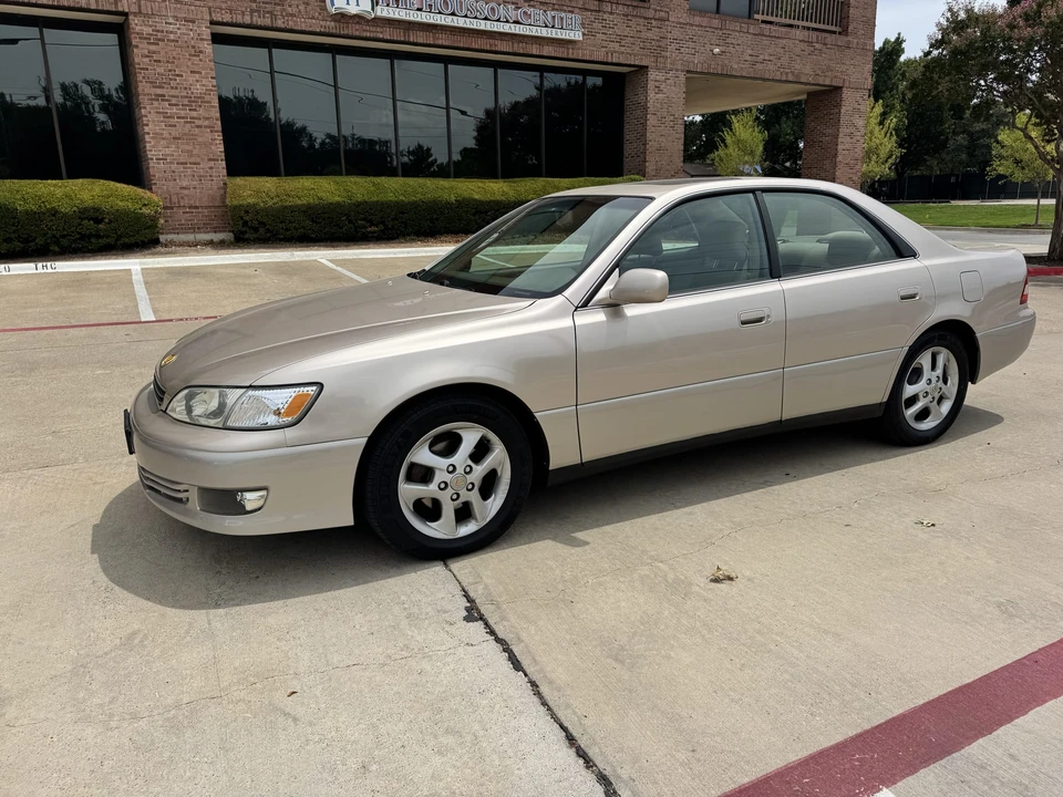 2000 Lexus ES 3rd Gen - Image 28 of 31