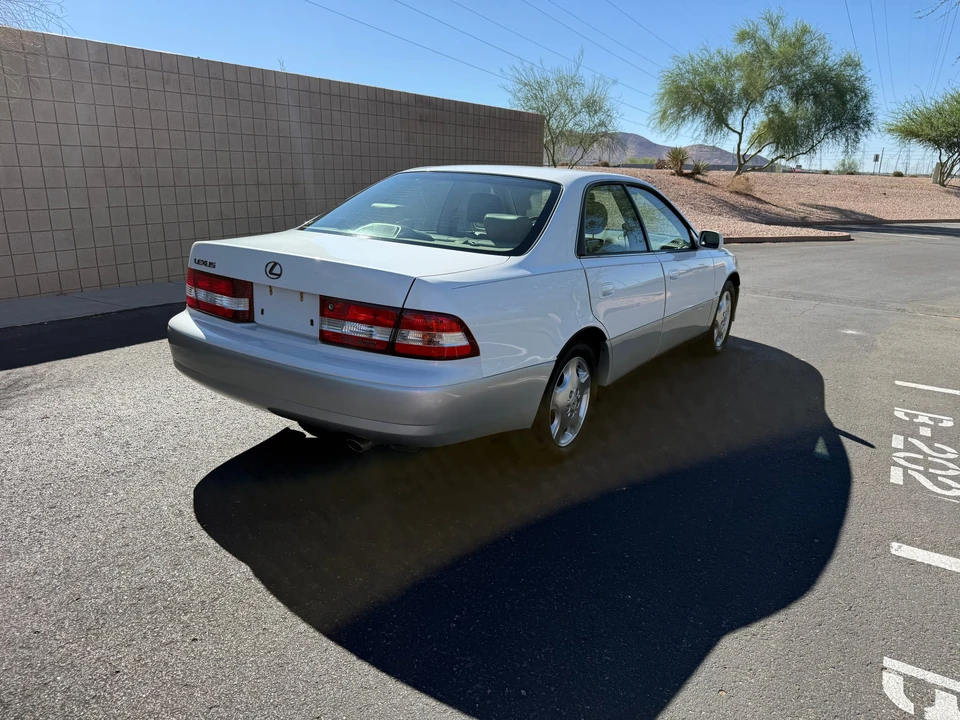 2000 Lexus ES 3rd Gen - Image 14 of 31