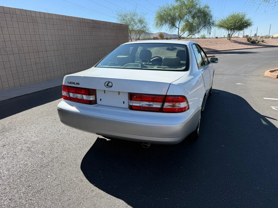 2000 Lexus ES 3rd Gen - Image 15 of 31
