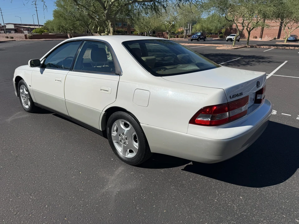 2000 Lexus ES 3rd Gen - Image 18 of 31