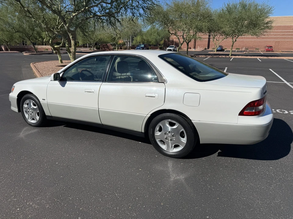 2000 Lexus ES 3rd Gen - Image 19 of 31