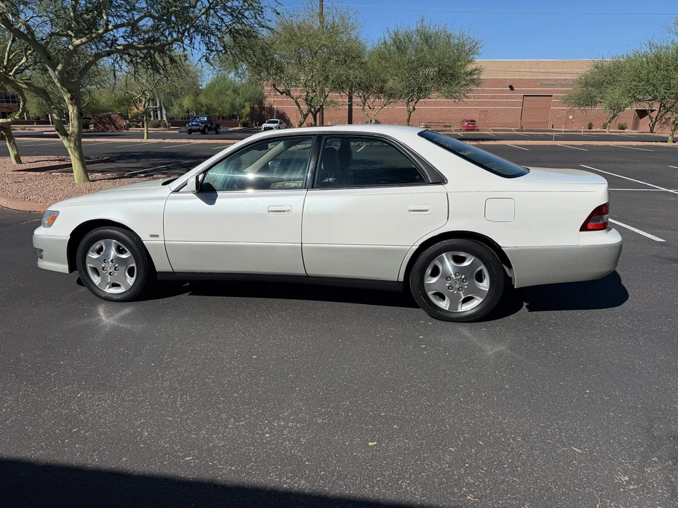 2000 Lexus ES 3rd Gen - Image 20 of 31