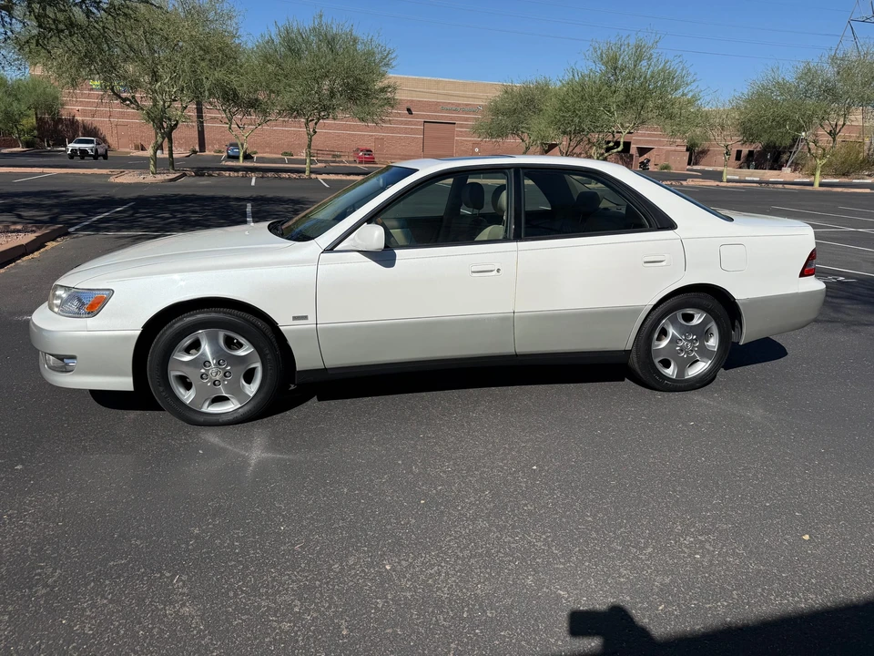 2000 Lexus ES 3rd Gen - Image 22 of 31