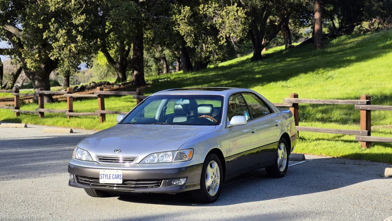 2000 Lexus ES 3rd Gen - Image 5 of 31