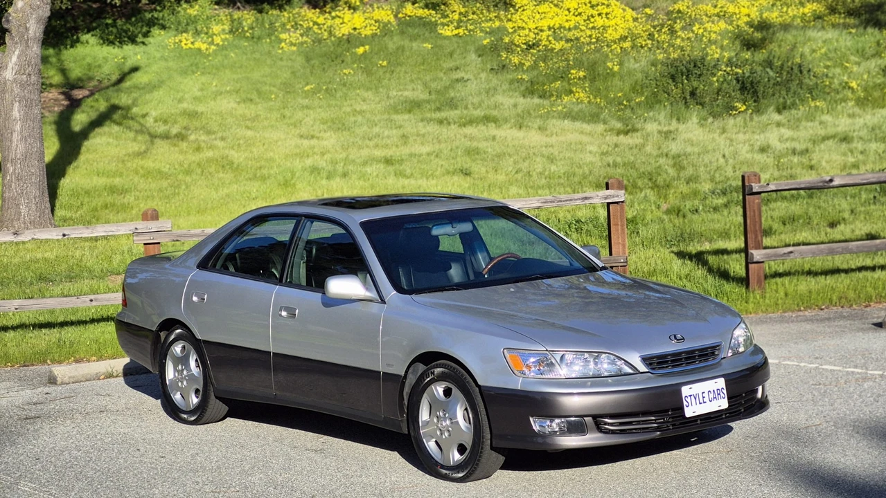 2000 Lexus ES 3rd Gen - Image 21 of 31