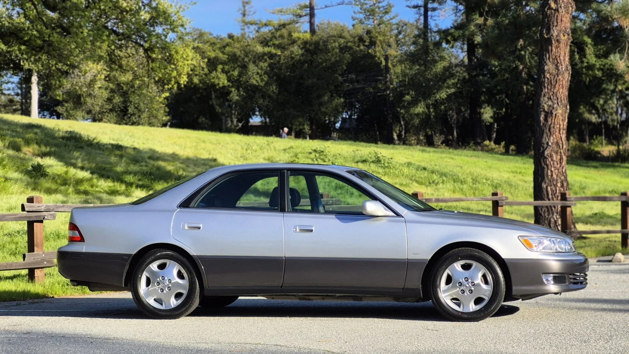 2000 Lexus ES 3rd Gen - Image 20 of 31